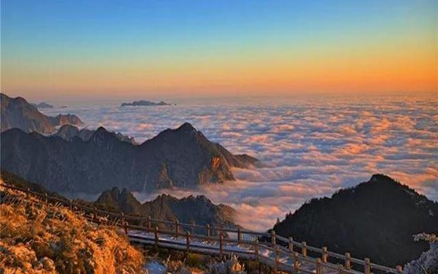 江蘇出發(fā)到湖北7日自駕游：?jiǎn)柕牢洚?dāng)山-探秘神農(nóng)架7日自駕游