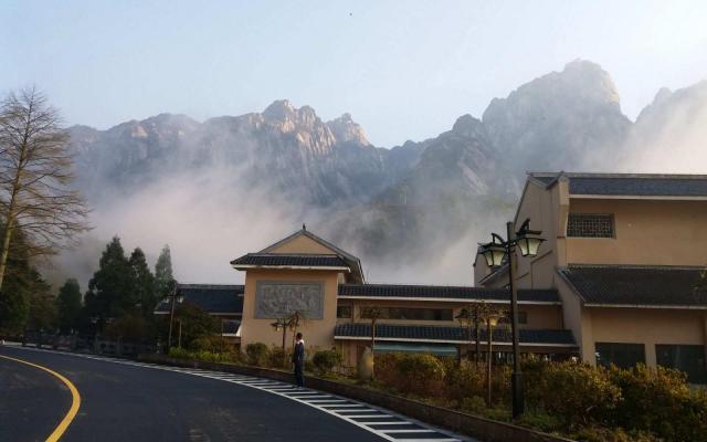 長沙出發(fā)景德鎮(zhèn)黃山4日自駕游：江西景德鎮(zhèn)-安徽黃山-宏村-屯溪老街4日自駕游