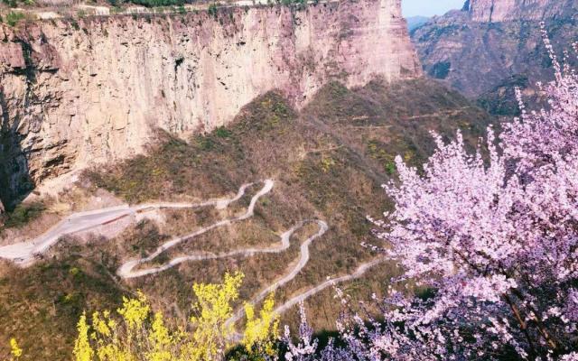 輝縣集合南太行掛壁公路-封丘油菜花海-開封4日3晚自駕游，暢游太行之巔、黃河之濱