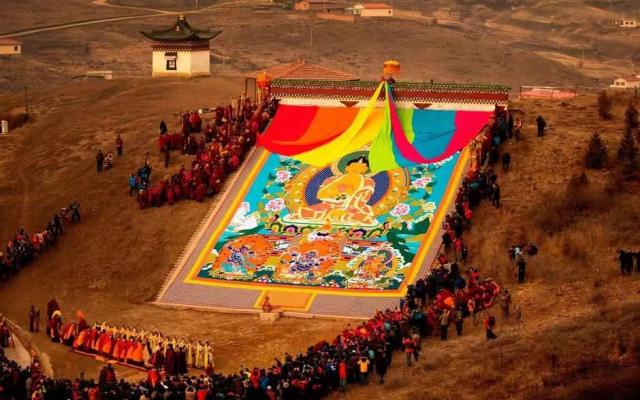 蘭州集合秘境甘南|川西7日自駕游：甘南正月祈愿大法會(huì)，川西冰川落地自駕游7天6晚